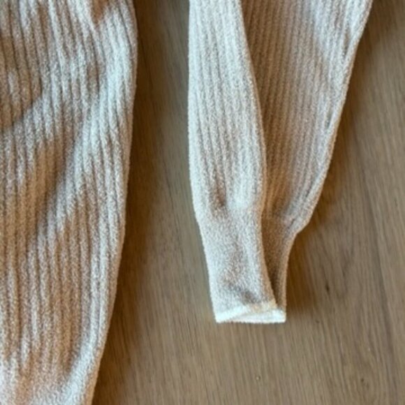 NWT Barefoot Dreams Ribbed Cardigan Sweater Beige Tan Wood Button Large - Picture 4 of 9